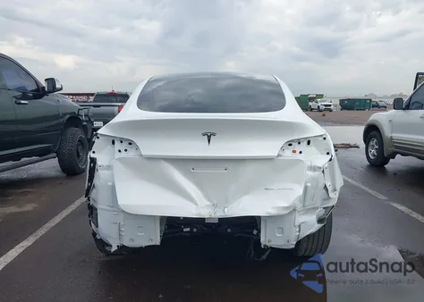 2023 Tesla Model Y Awd/Long Range Dual Motor All-Wheel Drive z USA, uszkodzony, nr VIN 7SAYGDEE9PA145270